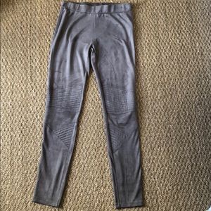 Leggings!! Never been worn!!